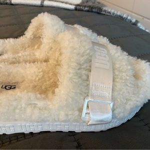 Ugg platform slides size 7 new without box